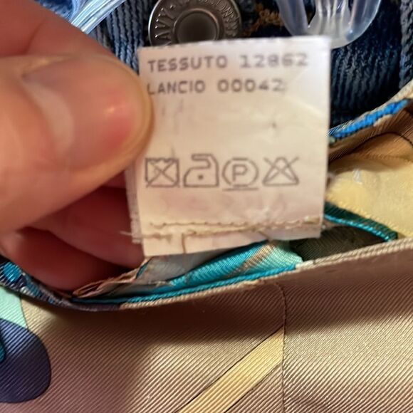 Emilio Pucci 100% Silk Printed Skirt 2000’s collection - Picture 9 of 9